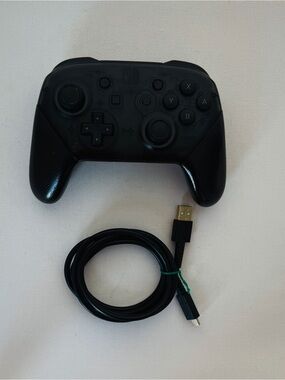 Official Nintendo Switch Pro Controller - Black - Original Charging Cable